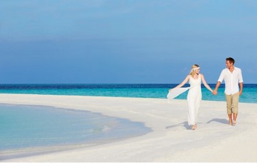 wedding celebrant port douglas